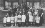 Baisieux : Photo de groupe (école froebel 1923)